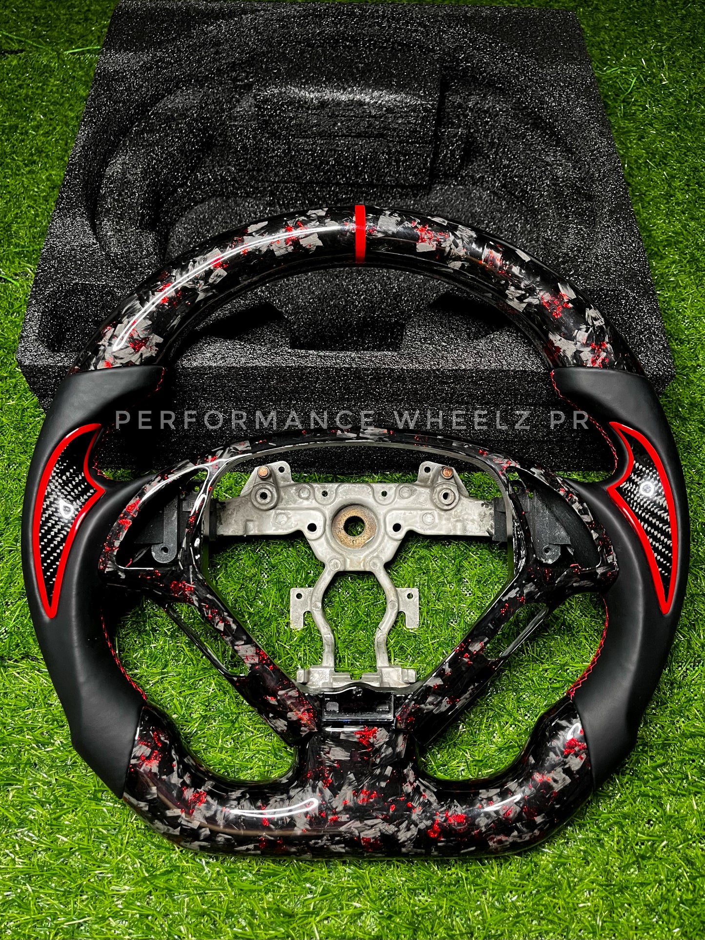 Infinity G35/G37 Carbon Steering Wheel